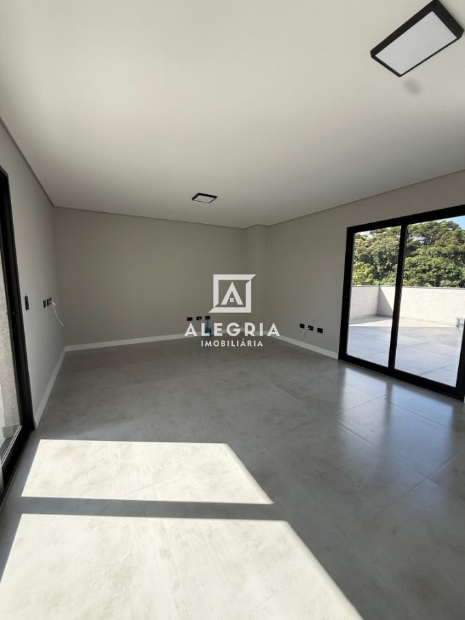 Triplex Alto Padrão Contendo 03 Dormitórios Sendo 01 Suites e Terraço em São José dos Pinhais