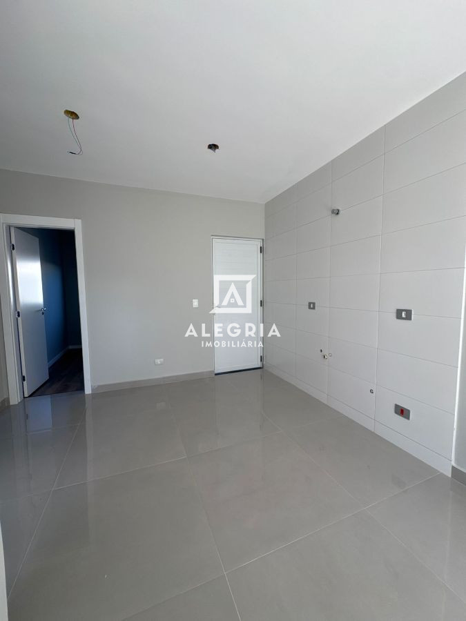 Linda casa com amplo espaço de terreno no Barro Preto em São José dos Pinhais