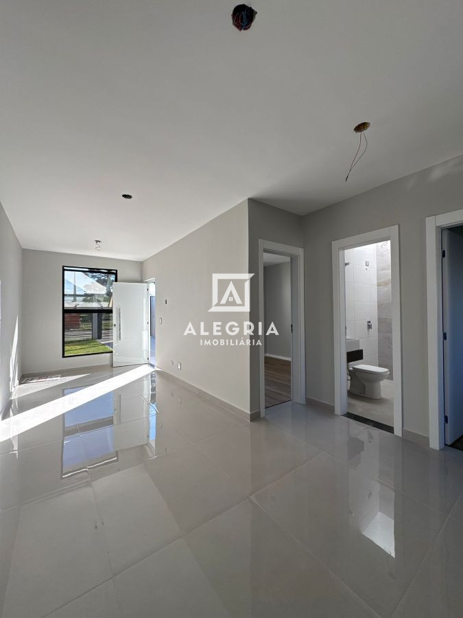 Linda casa com amplo espaço de terreno no Barro Preto em São José dos Pinhais