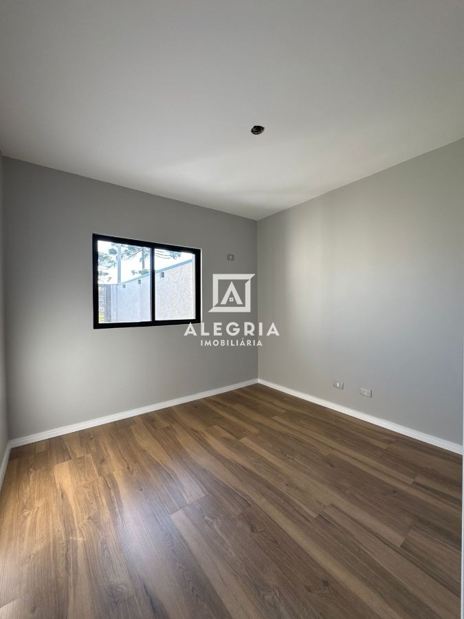 Linda casa com amplo espaço de terreno no Barro Preto em São José dos Pinhais