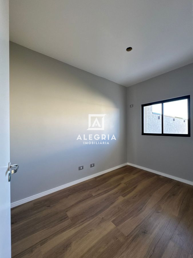 Linda casa com amplo espaço de terreno no Barro Preto em São José dos Pinhais