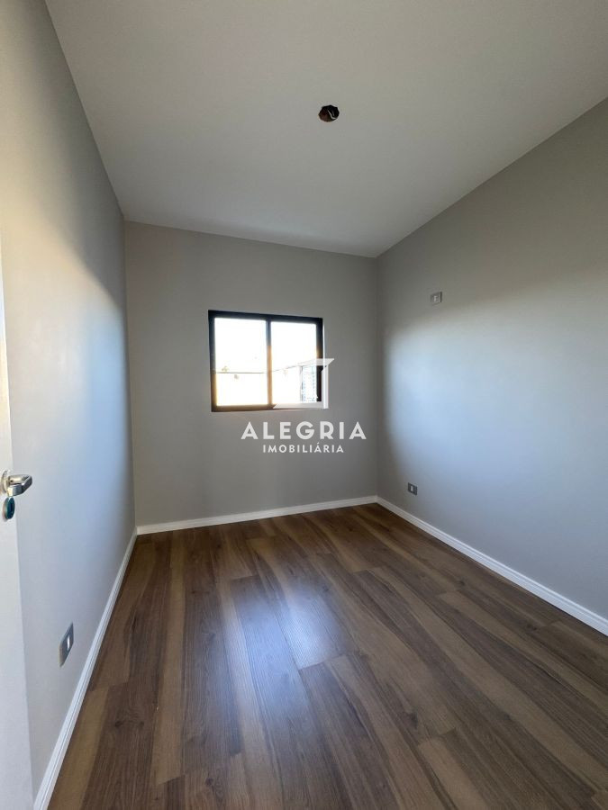 Linda casa com amplo espaço de terreno no Barro Preto em São José dos Pinhais