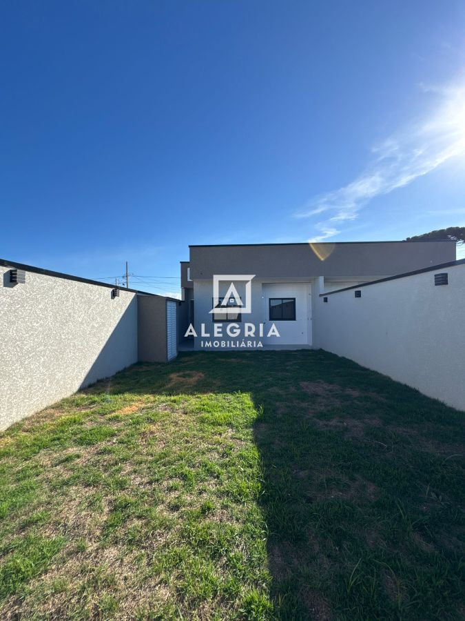 Linda casa com amplo espaço de terreno no Barro Preto em São José dos Pinhais