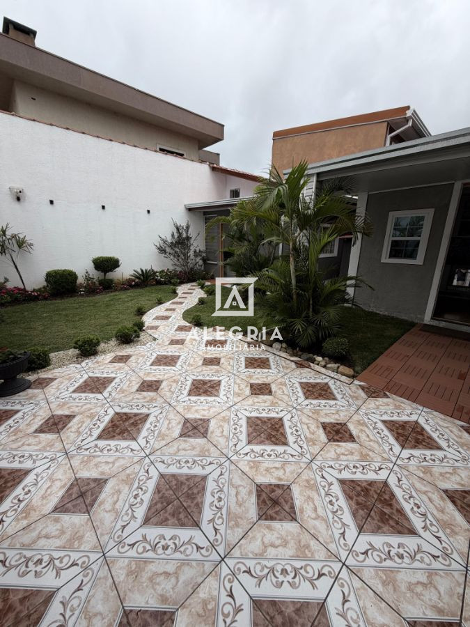 Linda Casa no bairro Jardim Cruzeiro em São José dos Pinhais