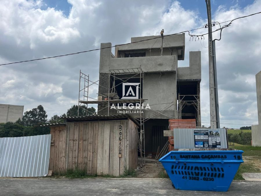 Belíssimo Sobrado em condominio fechado no bairro Costeira em São José dos Pinhais