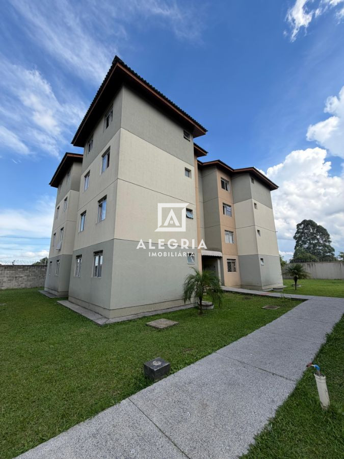 Lindo Apartamento Contendo 02 Dormitórios no Bairro Guatupe em São José dos Pinhais