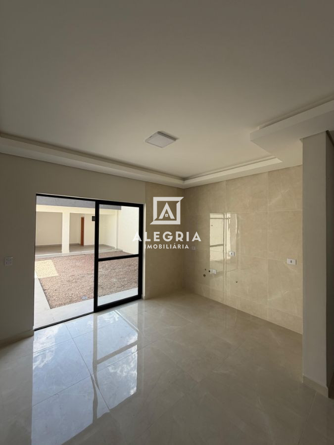 Lindo Sobrado Contendo 03 Dormitórios Sendo 01 Suite com Edicula no Afonso Pena em São José dos Pinhais