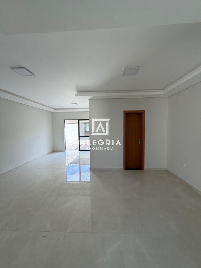 Lindo Sobrado Contendo 03 Dormitórios Sendo 01 Suite com Edicula no Afonso Pena em São José dos Pinhais