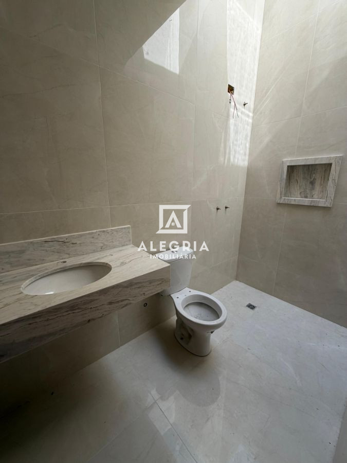 Lindo Sobrado Contendo 03 Dormitórios Sendo 01 Suite com Edicula no Afonso Pena em São José dos Pinhais