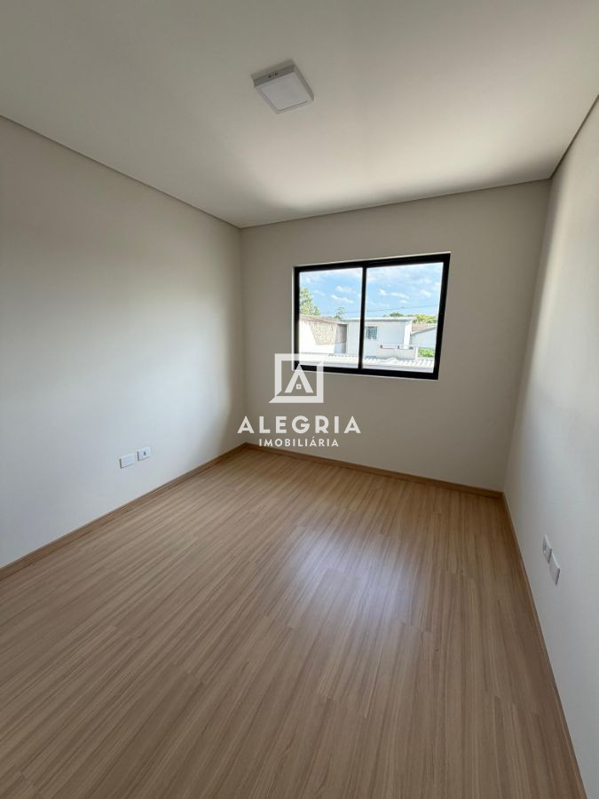 Lindo Sobrado Contendo 03 Dormitórios Sendo 01 Suite com Edicula no Afonso Pena em São José dos Pinhais