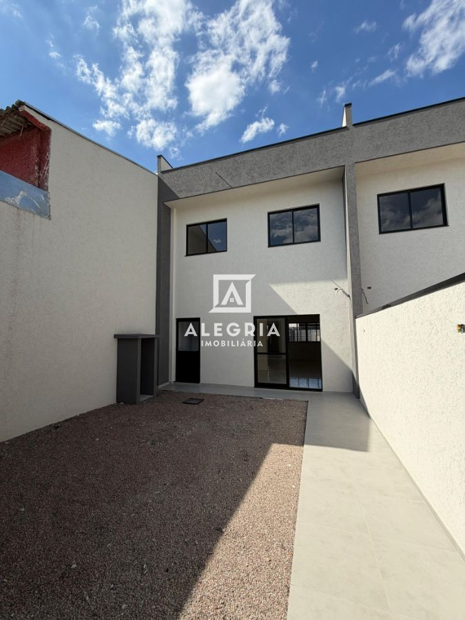 Lindo Sobrado Contendo 03 Dormitórios Sendo 01 Suite com Edicula no Afonso Pena em São José dos Pinhais