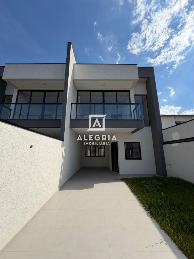 Lindo Sobrado Contendo 03 Dormitórios Sendo 01 Suite com Edicula no Afonso Pena em São José dos Pinhais