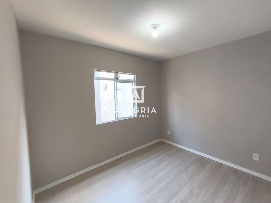 lindo apartamento 2 Dormitórios com sacada no bairro Colonia Rio Grande em São José dos Pinhais