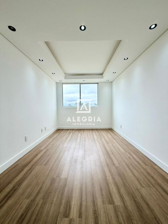 Lindo Apartamento Reformado contendo 02 dormitórios na colonia rio grande em São José dos Pinhais