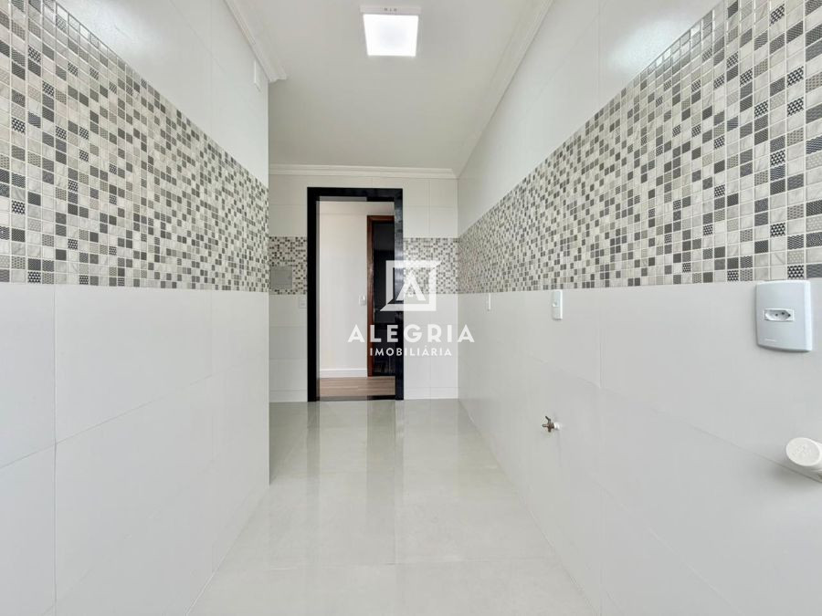 Lindo Apartamento Reformado contendo 02 dormitórios na colonia rio grande em São José dos Pinhais