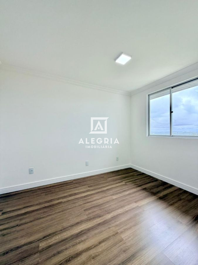 Lindo Apartamento Reformado contendo 02 dormitórios na colonia rio grande em São José dos Pinhais