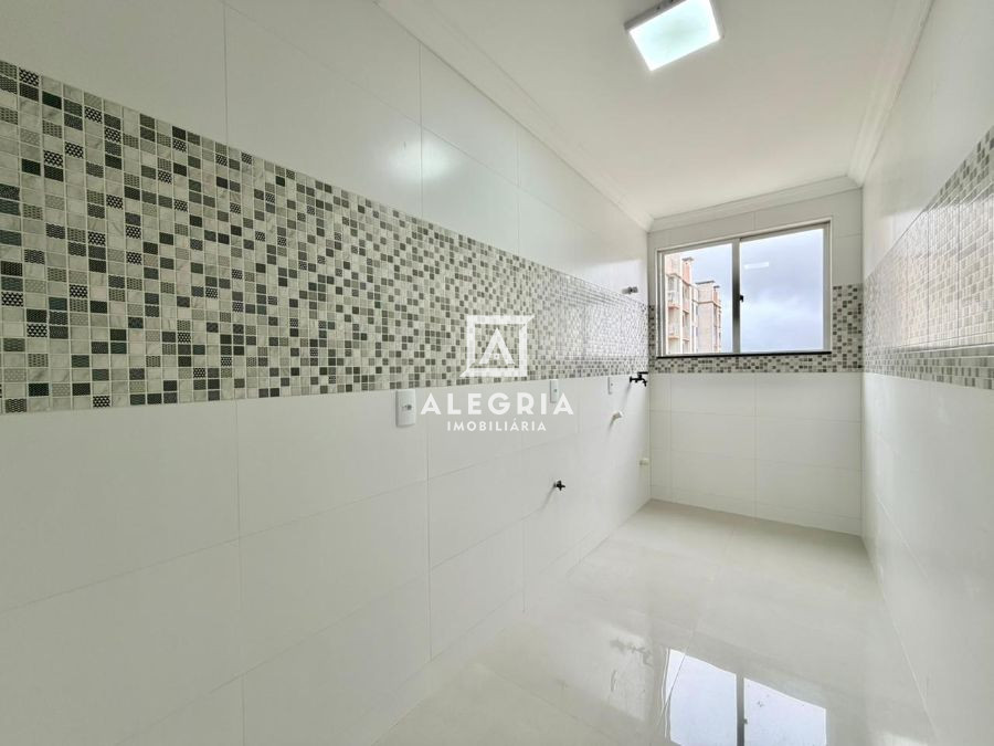 Lindo Apartamento Reformado contendo 02 dormitórios na colonia rio grande em São José dos Pinhais