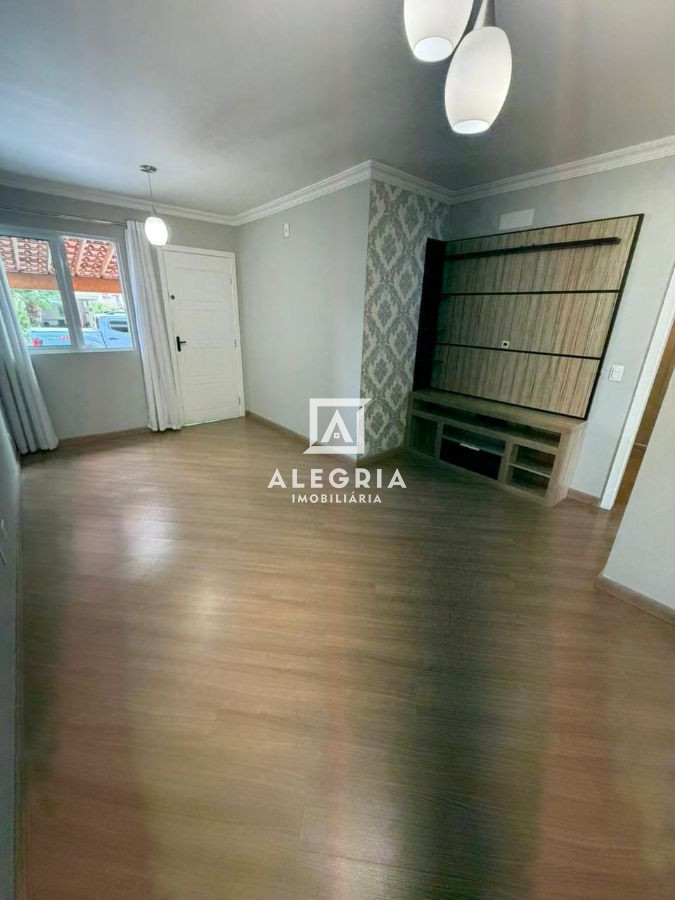 Linda Casa semi mobiliada em condominio fechado no Bairro Jardim Italia em São José dos Pinhais