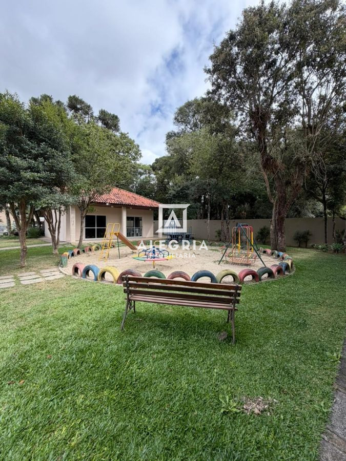 Linda Casa semi mobiliada em condominio fechado no Bairro Jardim Italia em São José dos Pinhais