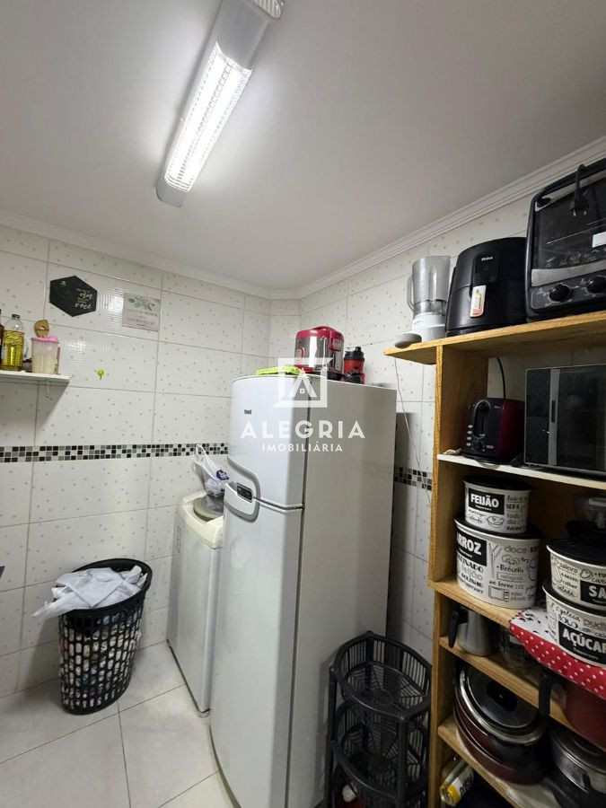 Lindo Apartamento Contendo 02 Dormitórios Sendo 01 Suite na Boneca do Iguaçu em São José dos Pinhais