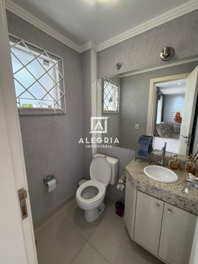 Lindo Sobrado Contendo 03 Dormitórios sendo 01 Suite no Uberaba em Curitiba