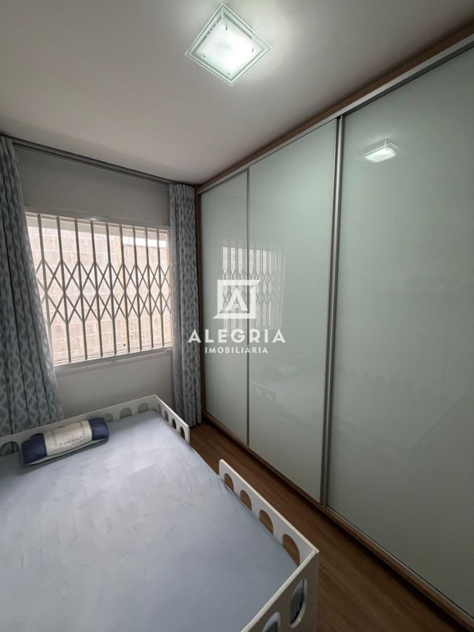 Lindo Sobrado Contendo 03 Dormitórios sendo 01 Suite no Uberaba em Curitiba