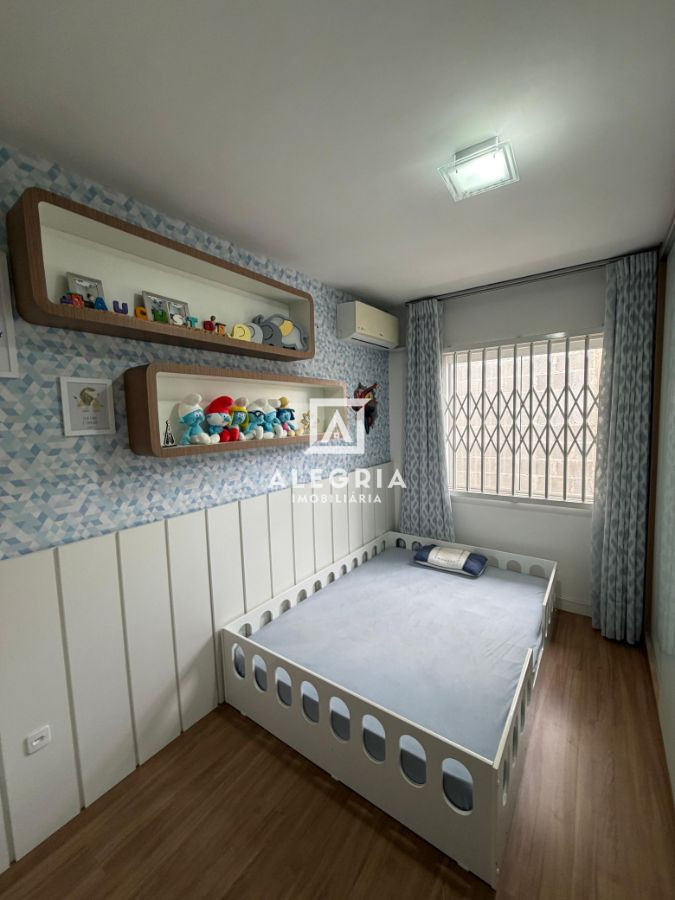 Lindo Sobrado Contendo 03 Dormitórios sendo 01 Suite no Uberaba em Curitiba