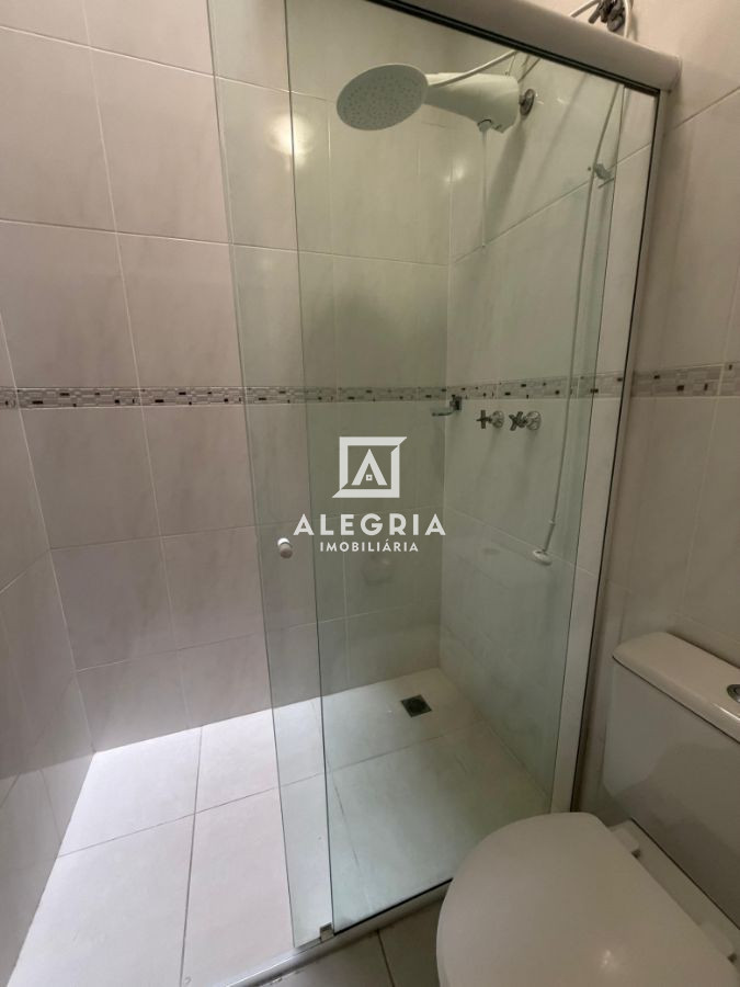 Lindo Sobrado Contendo 03 Dormitórios sendo 01 Suite no Uberaba em Curitiba