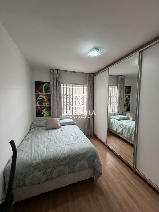 Lindo Sobrado Contendo 03 Dormitórios sendo 01 Suite no Uberaba em Curitiba