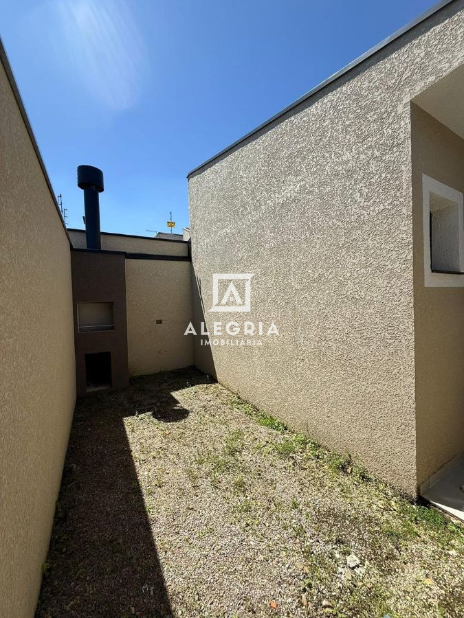 Linda Casa Contendo 03 Dormitórios Sendo 01 Suite na Cidade Jardim em São José dos Pinhais