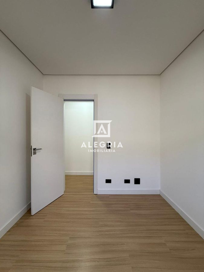 Linda Casa Contendo 03 Dormitórios Sendo 01 Suite na Cidade Jardim em São José dos Pinhais