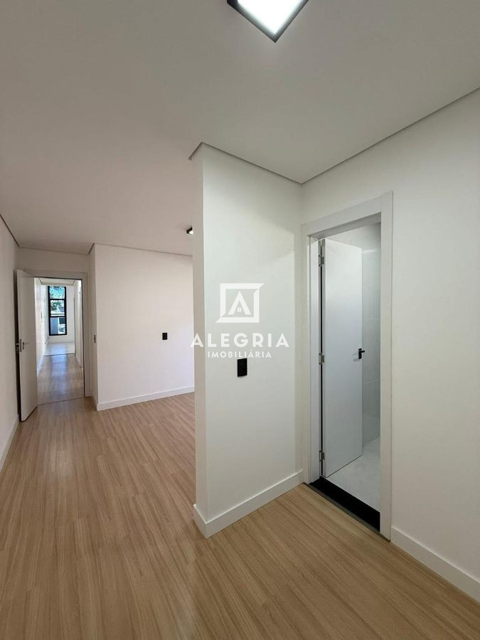 Linda Casa Contendo 03 Dormitórios Sendo 01 Suite na Cidade Jardim em São José dos Pinhais