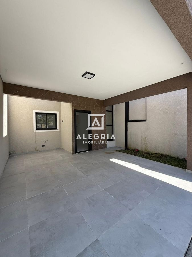 Linda Casa Contendo 03 Dormitórios Sendo 01 Suite na Cidade Jardim em São José dos Pinhais