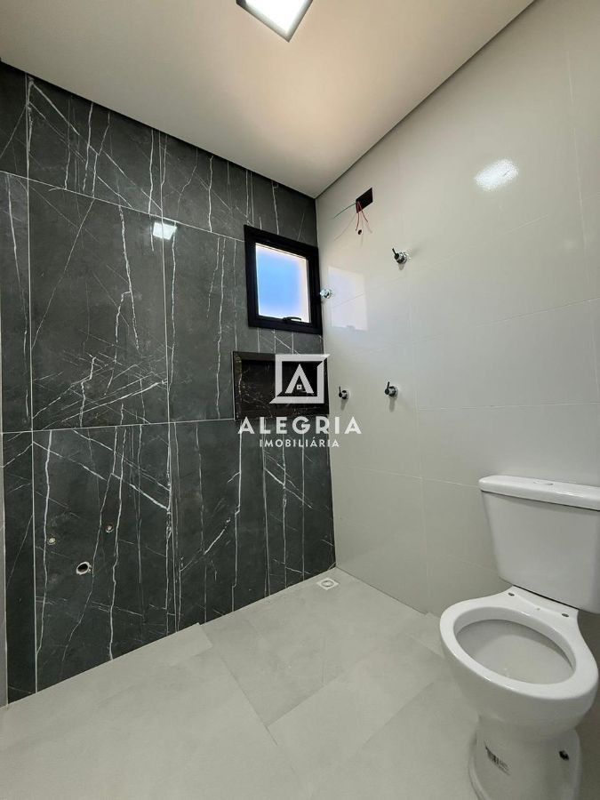 Linda Casa Contendo 03 Dormitórios Sendo 01 Suite na Cidade Jardim em São José dos Pinhais