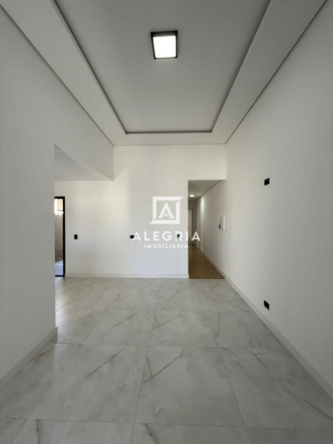 Linda Casa Contendo 03 Dormitórios Sendo 01 Suite na Cidade Jardim em São José dos Pinhais