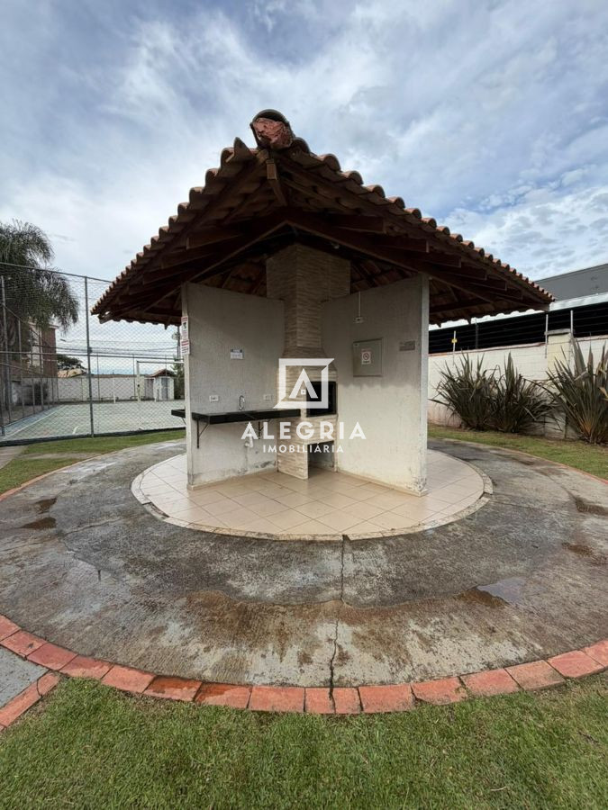 Apartamento no bairro Costeira em São José dos Pinhais
