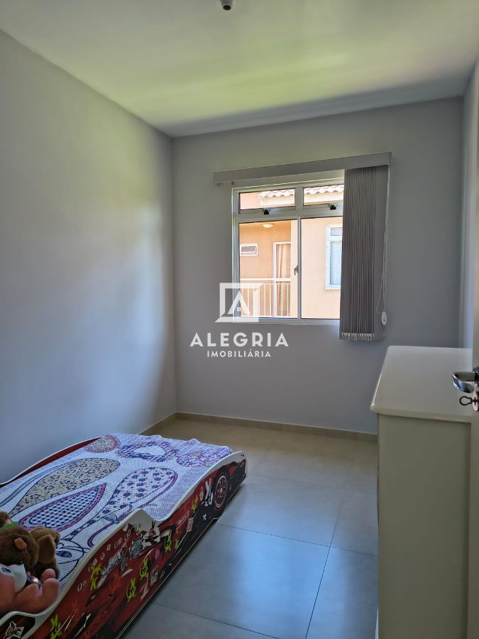 Apartamento no bairro Campo Largo da Roseira em São José dos Pinhais