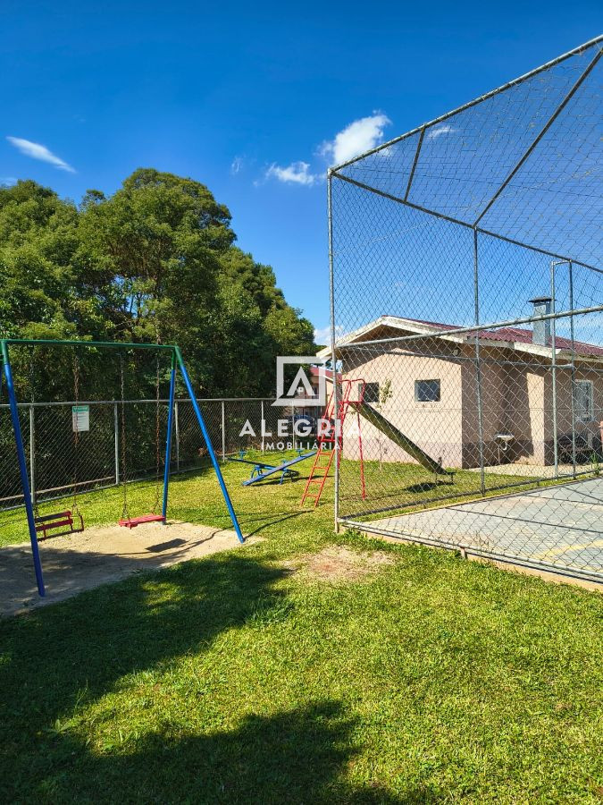 Apartamento no bairro Campo Largo da Roseira em São José dos Pinhais
