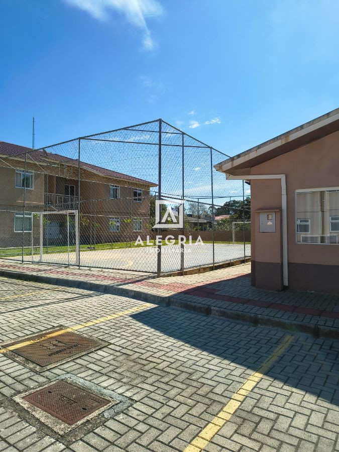 Apartamento no bairro Campo Largo da Roseira em São José dos Pinhais