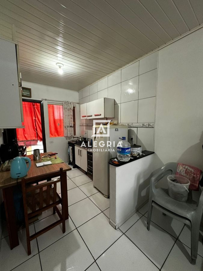 Casa sobreposta 2 dormitórios no bairro Quississana em São José dos Pinhais
