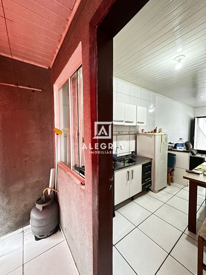 Casa sobreposta 2 dormitórios no bairro Quississana em São José dos Pinhais