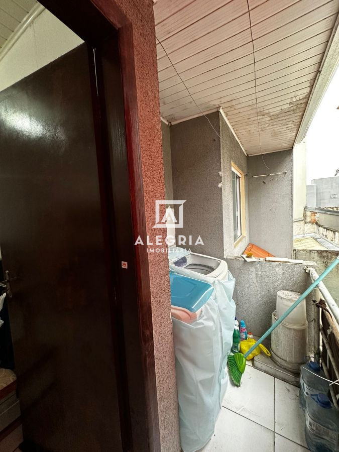 Casa sobreposta 2 dormitórios no bairro Quississana em São José dos Pinhais