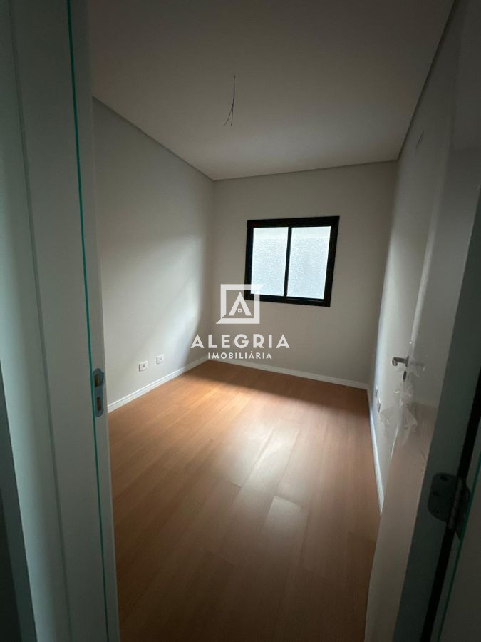 Linda Casa Contendo 03 Dormitórios Sendo 01 Suite no Jardim Cruzeiro em São José dos Pinhais