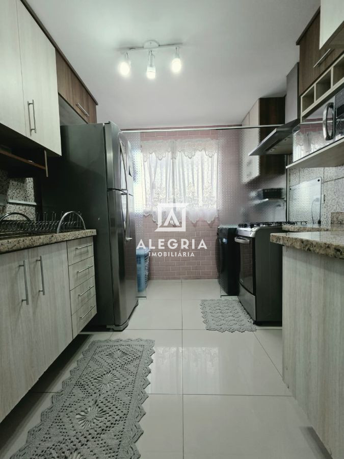 Excelente Apartamento 02 Dormitórios, com 02 Vagas Cobertas de Garagem em São José dos Pinhais