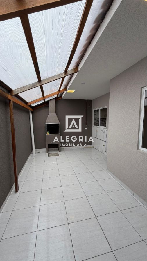 Linda Casa em Condominio no Montreal Contendo 03 Dormitórios e Espaço Gourmet em São José dos Pinhais
