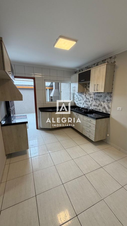 Linda Casa em Condominio no Montreal Contendo 03 Dormitórios e Espaço Gourmet em São José dos Pinhais