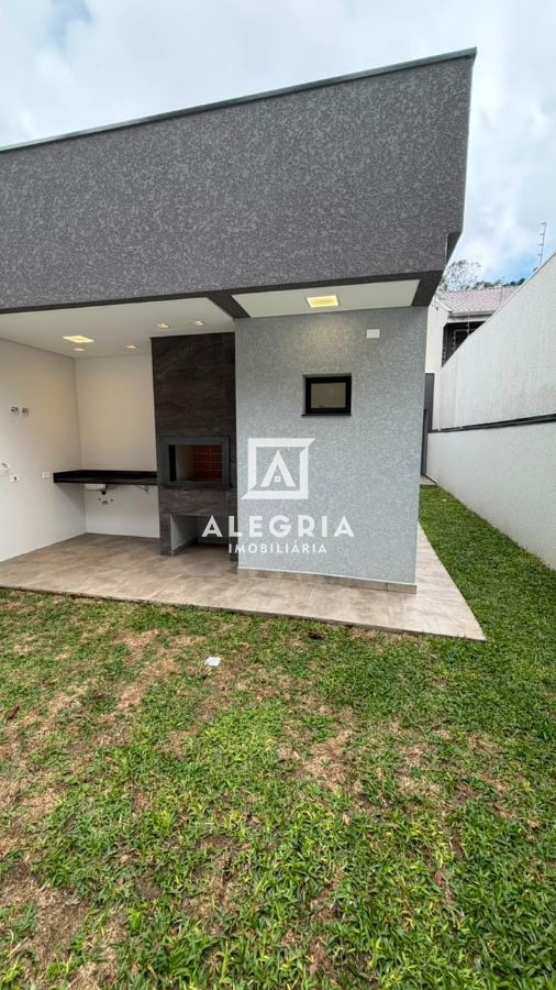 Linda Casa Alto Padrão Contendo 04 Dormitórios Sendo 01 Suite no Aguas Belas em São José dos Pinhais