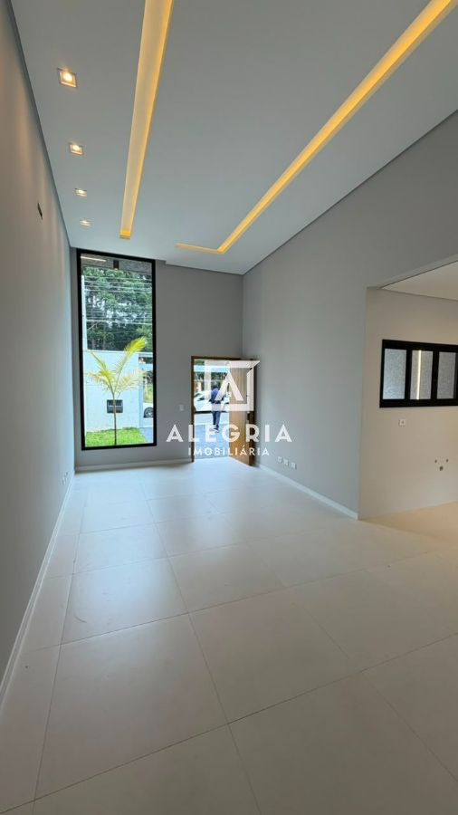 Linda Casa Alto Padrão Contendo 04 Dormitórios Sendo 01 Suite no Aguas Belas em São José dos Pinhais