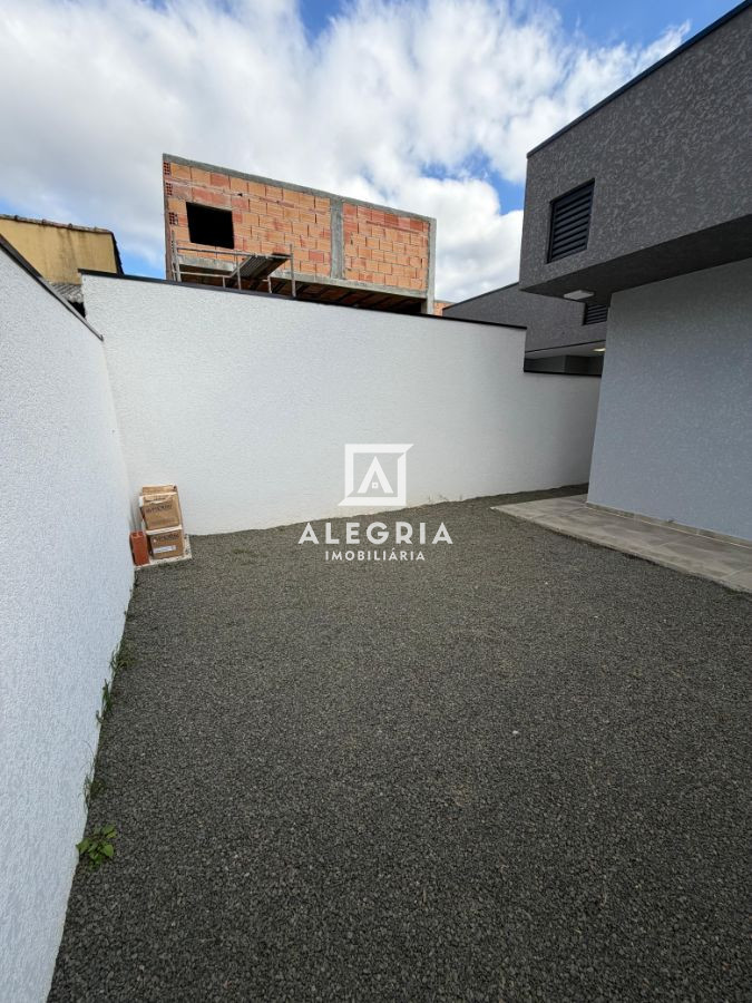Linda Casa Contendo 03 Dormitórios no Jardim Cruzeiro em São José dos Pinhais