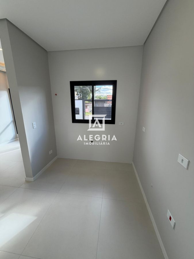 Linda Casa Contendo 03 Dormitórios no Jardim Cruzeiro em São José dos Pinhais